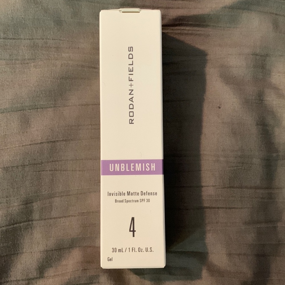 Rodan + Fields Unblemish Invisible Matte Defense